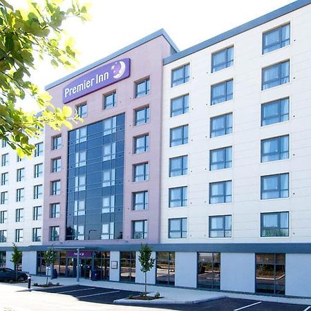 Premier Inn London Gatwick Airport - Manor Royal Crawley  Eksteriør billede
