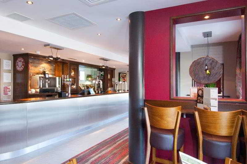 Premier Inn London Gatwick Airport - Manor Royal Crawley  Eksteriør billede
